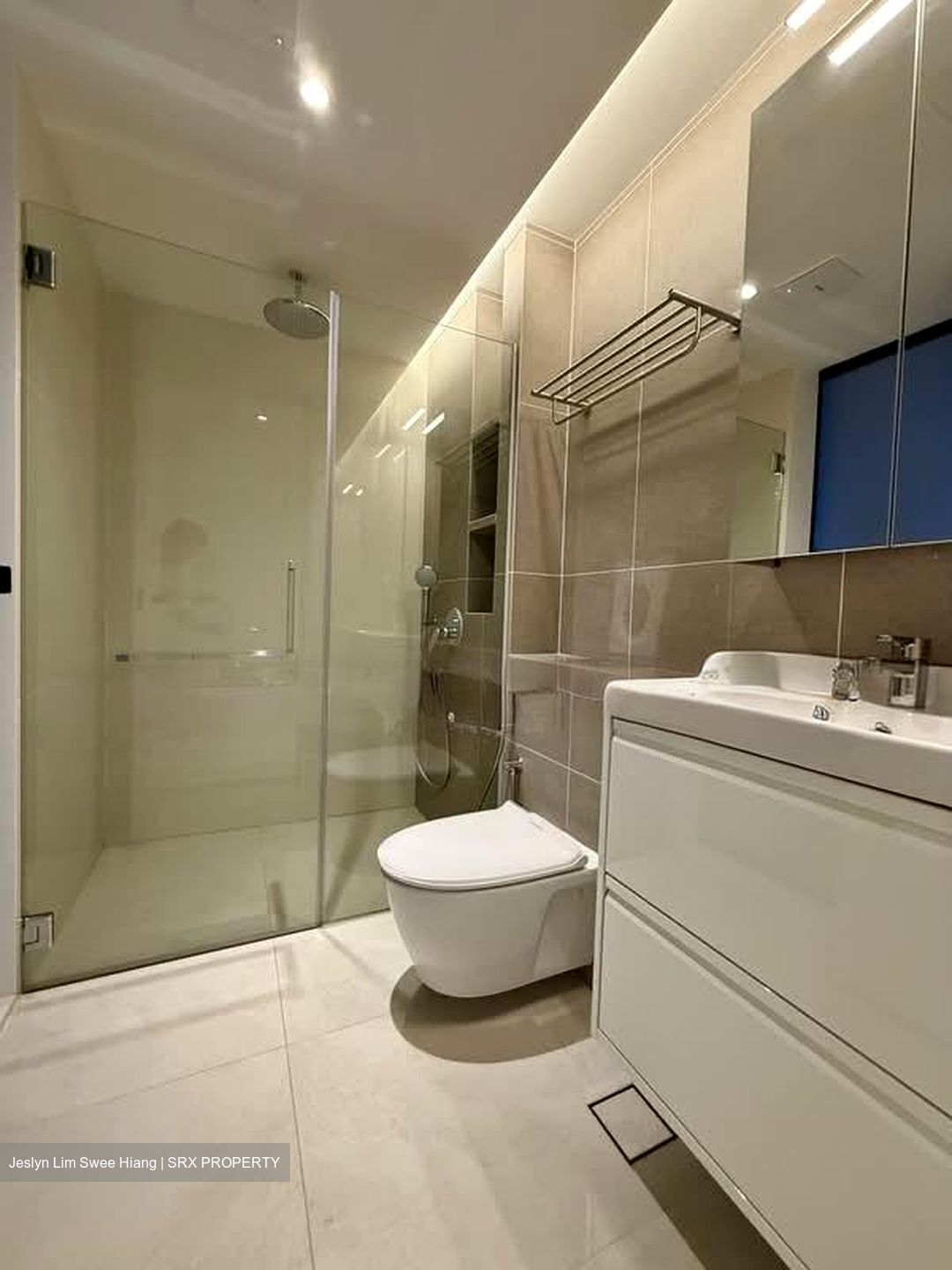 Eng Aun Park (D11), Terrace #585654321